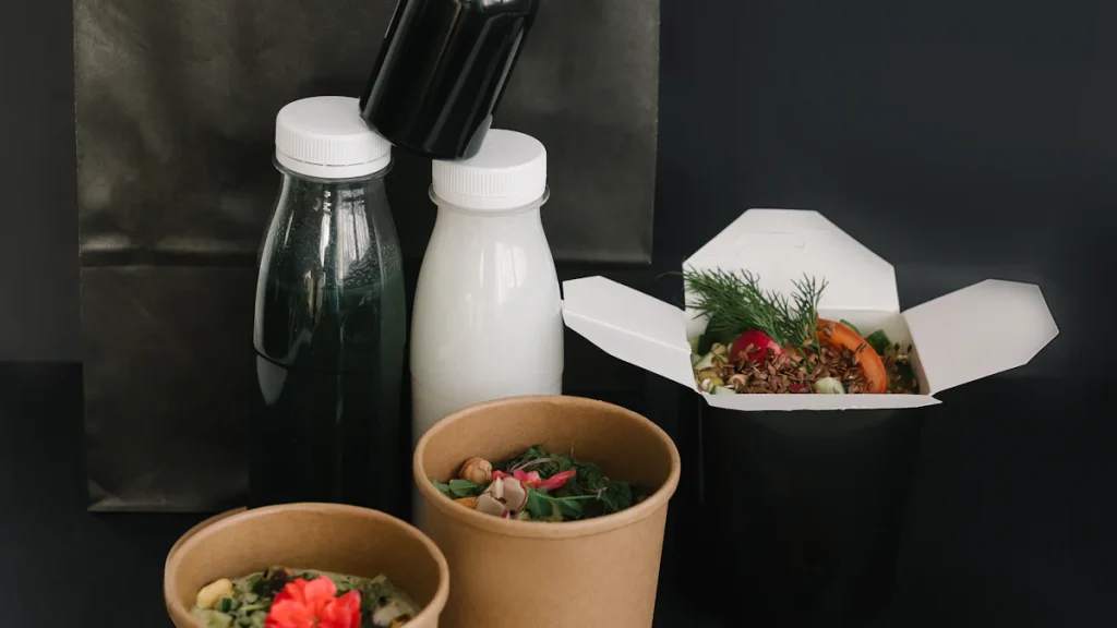 How to Choose the Best Biodegradable Containers with Lids for Your Business 2
